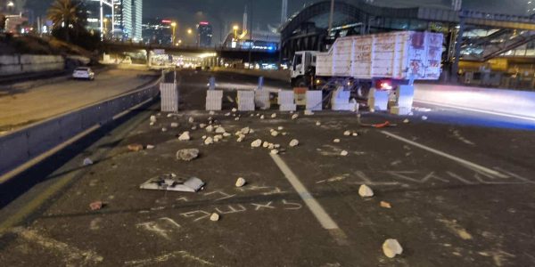 22D8A3E5-7F82-4BAE-ACCA-BA6979D0AB92