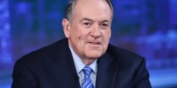 מייק האקבי   צילום: NBC