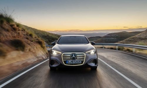 Der neue Mercedes-Benz C 400 4MATIC elektrisch. Mercedes-Benz C 400 4MATIC elektrisch | Energieverbrauch kombiniert:18,5-14,1 kWh / 100 km | CO2-Emissionen kombiniert: 0 g/km | CO2-Klasse: A Exterieur: AMG Line Plus; lavender silver;Mercedes-Benz C 400 4MATIC elektrisch | Energieverbrauch kombiniert: 18,5-14,1 kWh / 100 km | CO2-Emissionen kombiniert: 0 g/km | CO2-Klasse: A*The all-new Mercedes-Benz C 400 4MATIC electric. Mercedes-Benz C 400 4MATIC electric | Combined energy consumption:18.5–14.1 kWh/100 km | Combined CO₂ emissions: 0 g/km | CO₂ class: A Exterior: AMG Line Plus; lavender silver;Mercedes-Benz C 400 4MATIC electric | Combined energy consumption: 18.5–14.1 kWh/100 km | Combined CO₂ emissions: 0 g/km | CO₂ class: A*