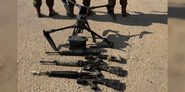 הרחפן וכלי הנשק שאותרו   צילום: דו"צ