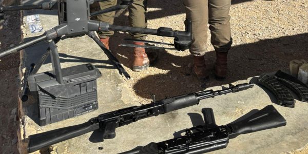 הרחפן ואמצעי הלחימה שנתפסו   צילום: דו"צ