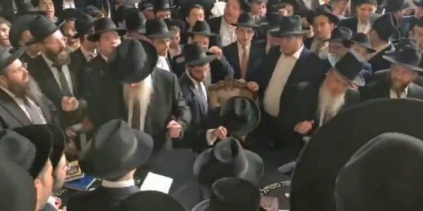 טאטאלע קום שוין אהיים: הגרב"מ אזרחי הלהיב את התלמידים