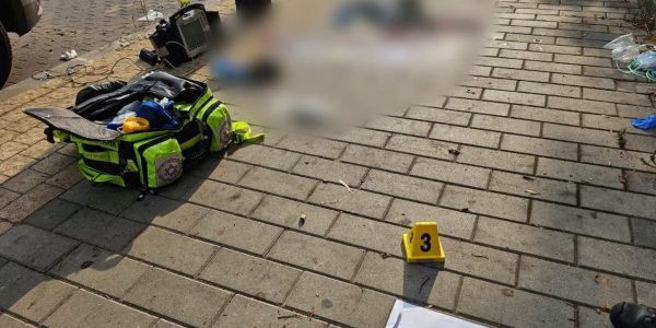 אחת מזירות הפיגוע בחולון. צילום: תיעוד מבצעי מד"א