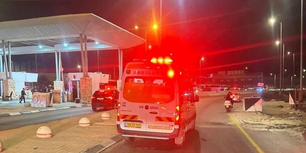 זירת פיגוע במחסום המנהרות. צילום: איחוד הצלה