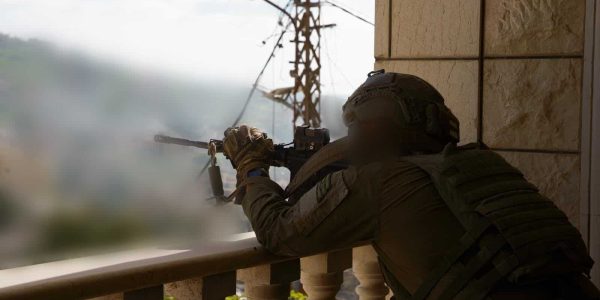 לחימה בדרום לבנון  צילום: דו"צ