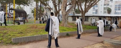 מניני קורונה בגלים הקודמים צילום: מוטי כהן