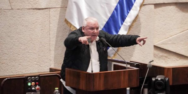 9FC49424-90A3-49A4-98AD-5A9B2409CA74