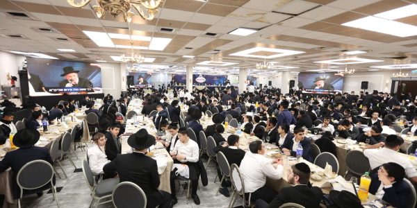 מראות מרגשים ומפעימים. תלמידי הישיבות בוגרי "קרן ההסעות" בכינוס השנתי, אשתקד.