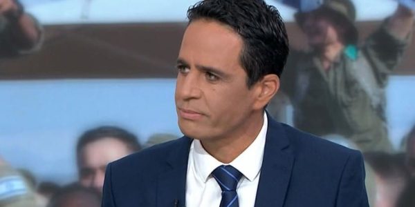 אלמוג בוקר. צילומסך