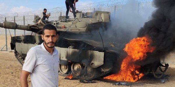 צלם ה-CNN ששיתף פעולה עם מחבלי חמאס ותושבי עזה. צילום: רשתות חברתיות. שימוש לפי סעיף 27 א' לחוק זכויות יוצרים. התמונה שייכת לך? פנה באופן מיידי למערכת