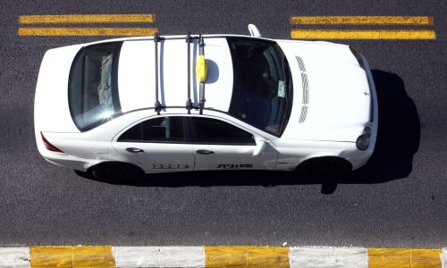 מונית ברחוב במרכז העיר ירושלים// צילום אביר סולטן/פלאש 90