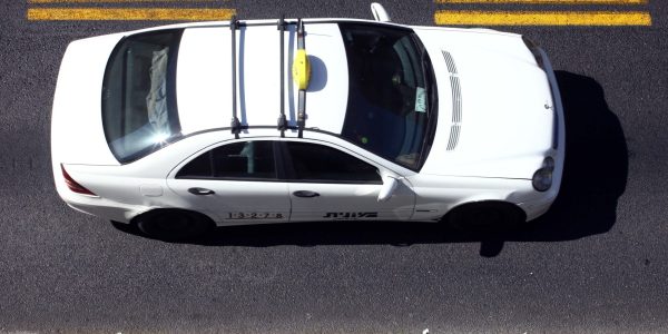 מונית ברחוב במרכז העיר ירושלים// צילום אביר סולטן/פלאש 90