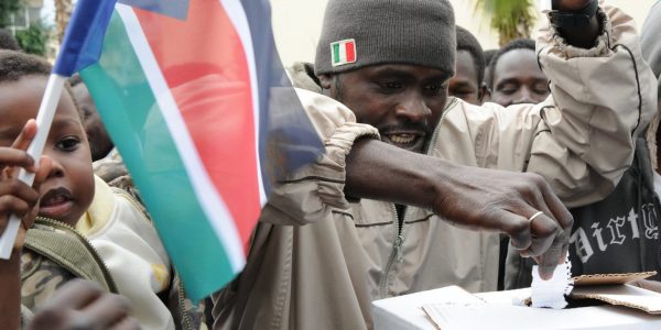 אזרחים סודנים מצביעים במשאל עם | צילום:  Deborah Sinai  / FLASH90