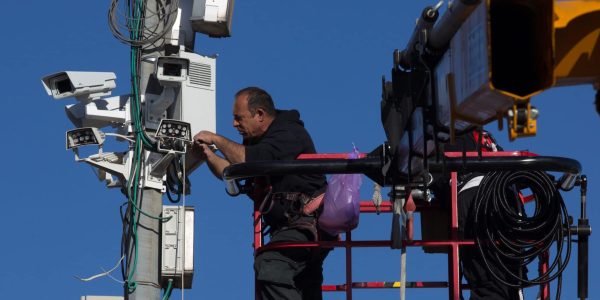 מצלמות במרחב הציבורי צילום: נתי שוחט/פלאש90
    