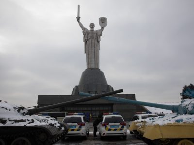 אנדרטת המולדת בעיר קייב, אוקראינה | צילום: נתי שוחט/Flash90