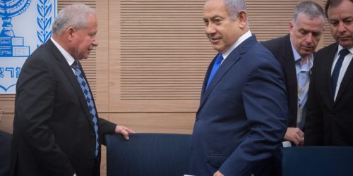 אבי דיכטר עם נתניהו צילום: מרים אלסטר / פלאש 90