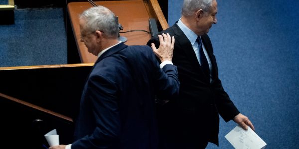 גנץ ונתניהו צילום: יונתן סינדל / פלאש 90