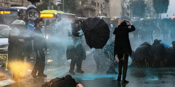 הפגנת קיצונים חרדים צילום: אוליבייה פיטוסי/פלאש90