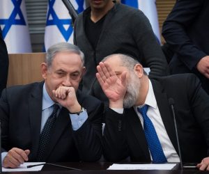 דרעי ונתניהו // צילום: יונתן סינדל - Flash 90