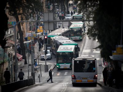 תחבורה ציבורית בירושלים | צילום: יונתן סינדל / פלאש90