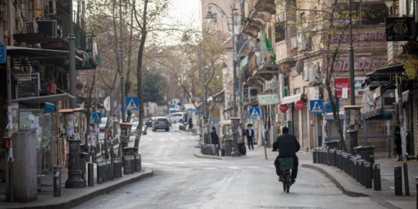 שדרת העסקים של הציבור החרדי בירושלים - רחוב מלכי ישראל // צילום: יונתן סינדל / פלאש 90
