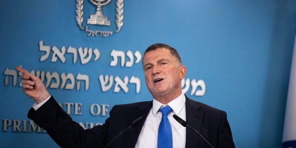 יולי אדלשטיין במשרד ראש הממשלה // צילום: פלאש 90