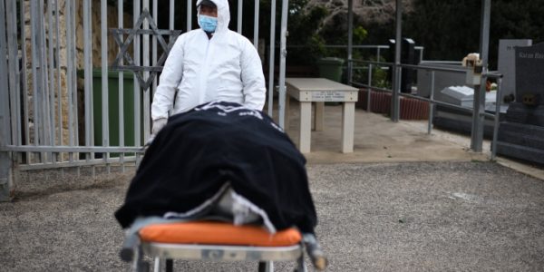 הלוויה בתקופת הקורונה (אילוסטרציה) /// צילום:
  Gili Yaari / Flash90