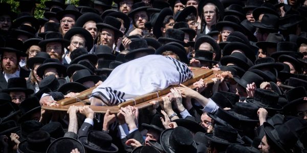 הלווייתו מרן רבי יצחק טוביה וייס גאב"ד העדה החרדית בירושלים  צילום: יונתן סינדל/פלאש90
    