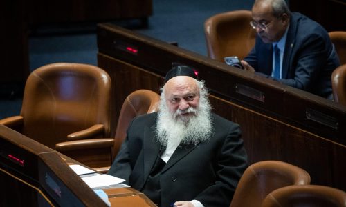 ח"כ יצחק גולדקנופף באולם הישיבות של הפרלמנט (הכנסת) ב-21 בנובמבר 2022. צילום יונתן סינדל/פלאש90