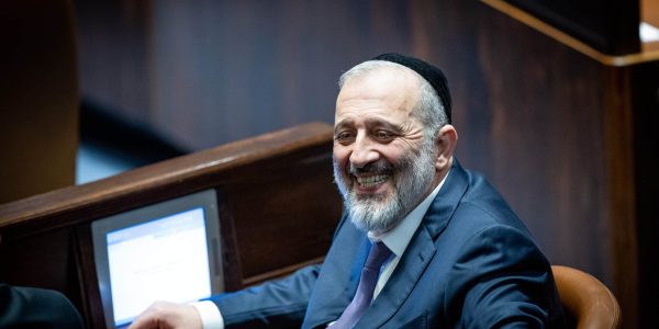 יו"ר ש"ס אריה דרעי במליאת הכנסת. צילום: יונתן זינדל/פלאש 90