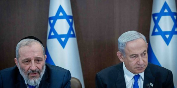 דרעי ונתניהו. צילום: יונתן זינדל/פלאש 90