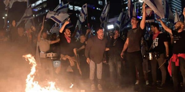 הפגנות האנרכיסטים באיילון. צילום: Tomer Neuberg/Flash90
    