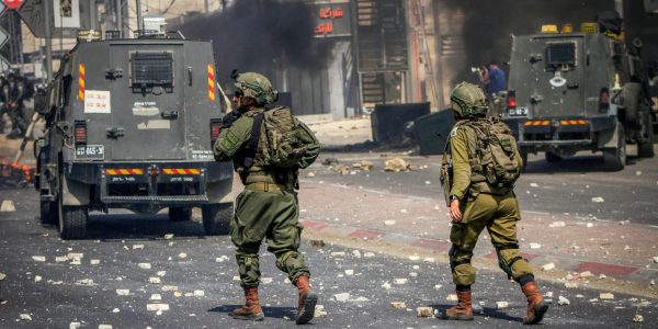 לוחמי צה"ל בחווארה. צילום: נאסר אישתייה/פלאש 90