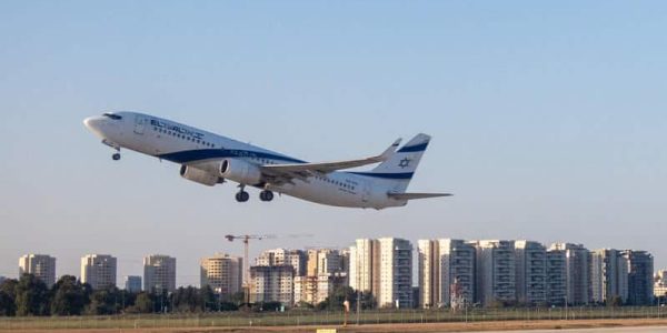 מטוס אל-על ממריא מנתב"ג. צילום: יוסי אלוני/פלאש 90