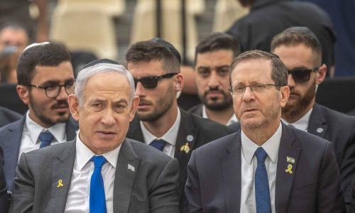 ראש הממשלה בנימין נתניהו ונשיא המדינה הרצוג בטקס יום הזיכרון לחללי נפגעי פעולות האיבה. צילום: חיים גולדברג/פלאש 90