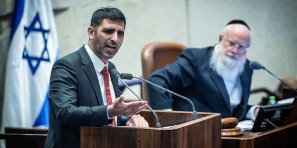 השר קרעי במליאת הכנסת. צילום: יונתן זינדל/פלאש 90