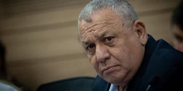 ח"כ גדי איזנקוט בדיון הוועדה. צילום: יונתן זינדל/פלאש 90