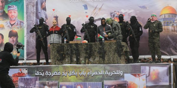 שחרור שישה חטופים. צילום: Abed Rahim Khatib/Flash90