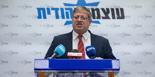 השר בן גביר בפתח ישיבת סיעת 'עוצמה יהודית'. צילום: יונתן זינדל/פלאש 90