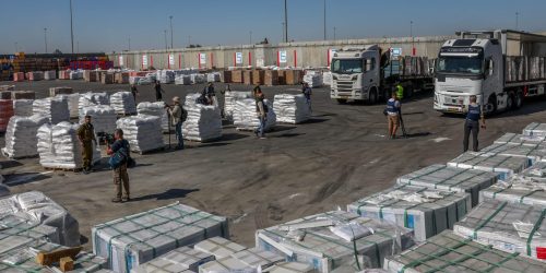 סיוע "הומניטרי" לעזה. צילום: פלאש 90