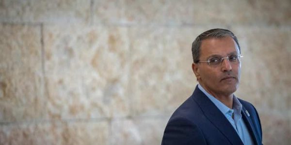 השופט מנחם מזרחי   צילום: יונתן סינדל/פלאש 90