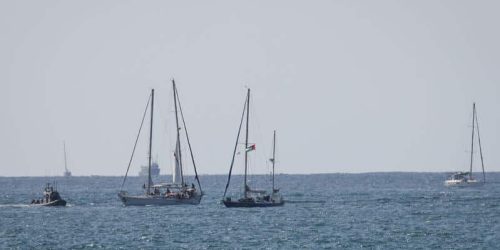 Boats from a large flotilla attempting to break a maritime blockade on the Hamas-ruled Gaza Strip seen arriving at the Ashdod port, after the Israeli army took control of the vessels overnight, October 2, 2025. Photo by Jamal Awad/Flash90 *** Local Caption *** יאכטה

פעילים
עזה
ישראל
מלחמה
חרבות ברזל
נמל אשדוד
