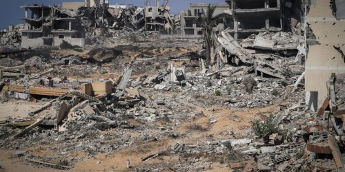 ההרס ברצועת עזה. צילום: חליל קאהלוט/Flash90עזה
פלסטיני
פלשתיני
חוזרים הביתה
הסכם