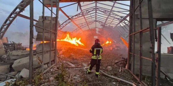 מחסני תבואה באוקראינה, עולים באש בעקבות מתקפת המל"טים