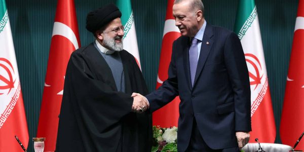 נשיא טורקיה ארדואן עם נשיא איראן ראיסי. צילום: טוויטר