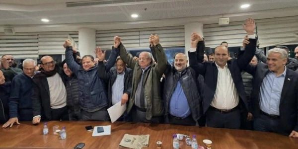 בנט ולפיד עם ראשי המפלגות הערביות, בתמונה שפורסמה על ידי הליכוד