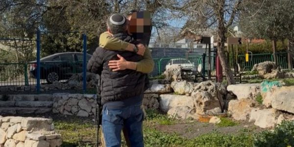 סמוטריץ' עם בנו בניה, ערב לפני הפציעה. צילום: X