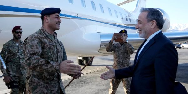 רמטכ"ל פקיסטן באיראן