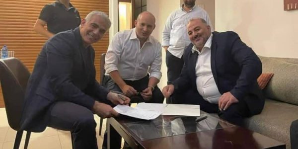 בנט ולפיד עם מנסור עבאס