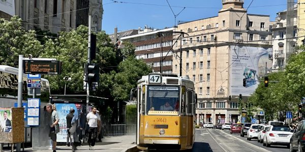 רחוב טיפוסי בבודפשט, הונגריה. צילום: משה נוי